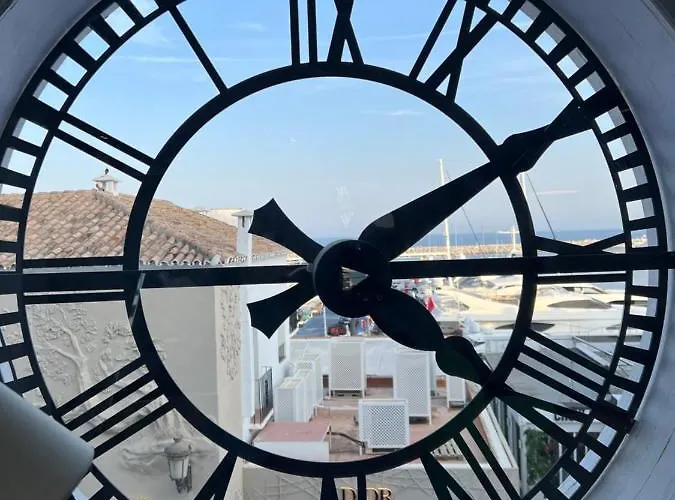 Casa Clock House Banus 公寓 *