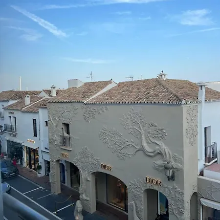 Casa Clock House Banus * מארבלה